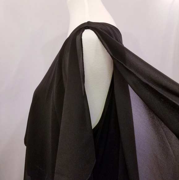 ⬇️$44 PRICE DROP Assymetrical Plaid Tunic - Picture 7 of 7